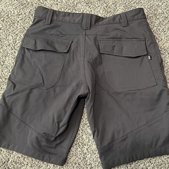 Helly Hansen - Medium Gray Shorts - Small - Picture 2 of 3